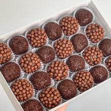 Load image into Gallery viewer, 24 Brigadeiros Gift Box